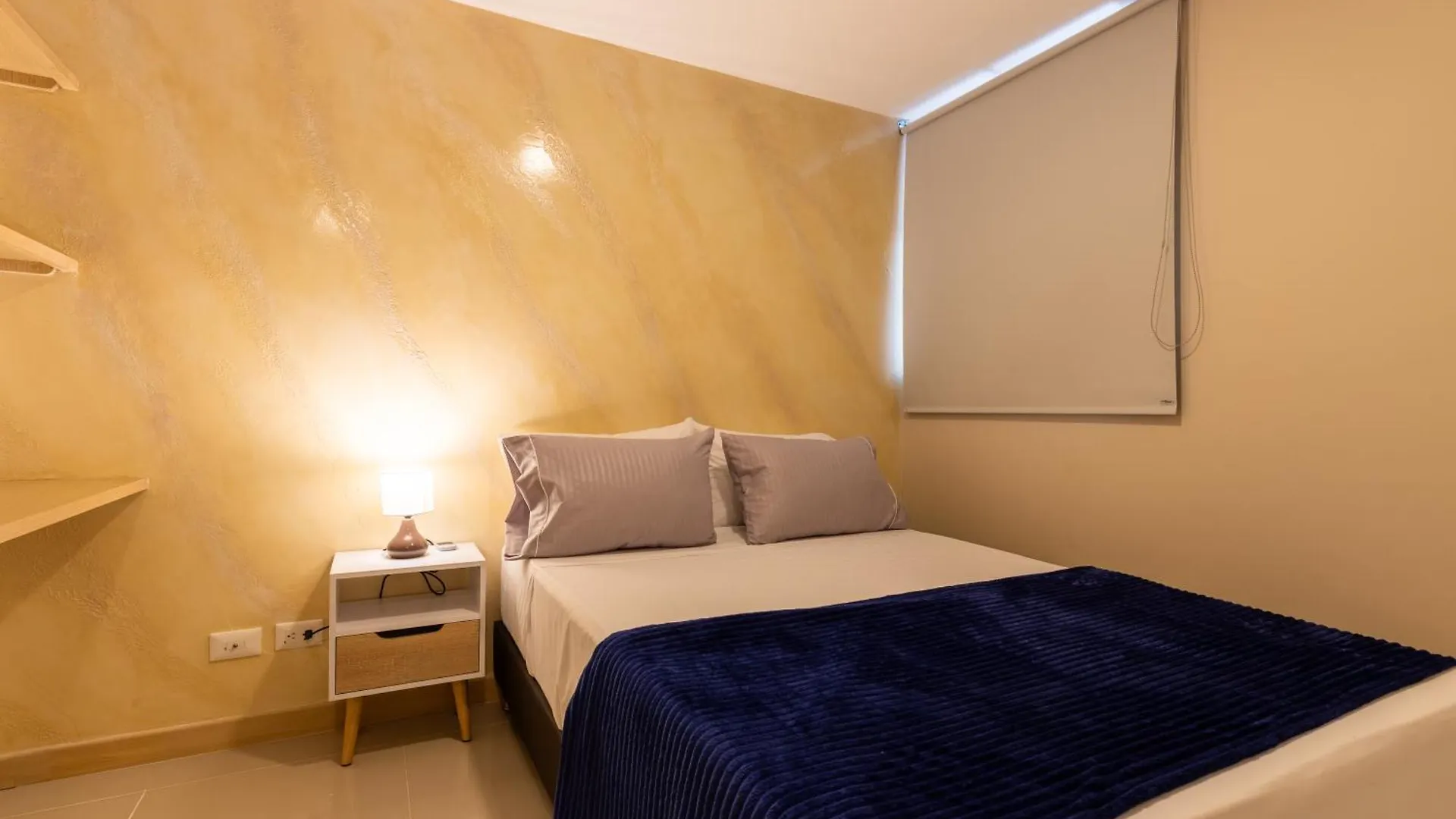 Villa Laura Apartamentos Exclusivos Con Ascensor Privado En Laureles Medellín 0*,  Colombia