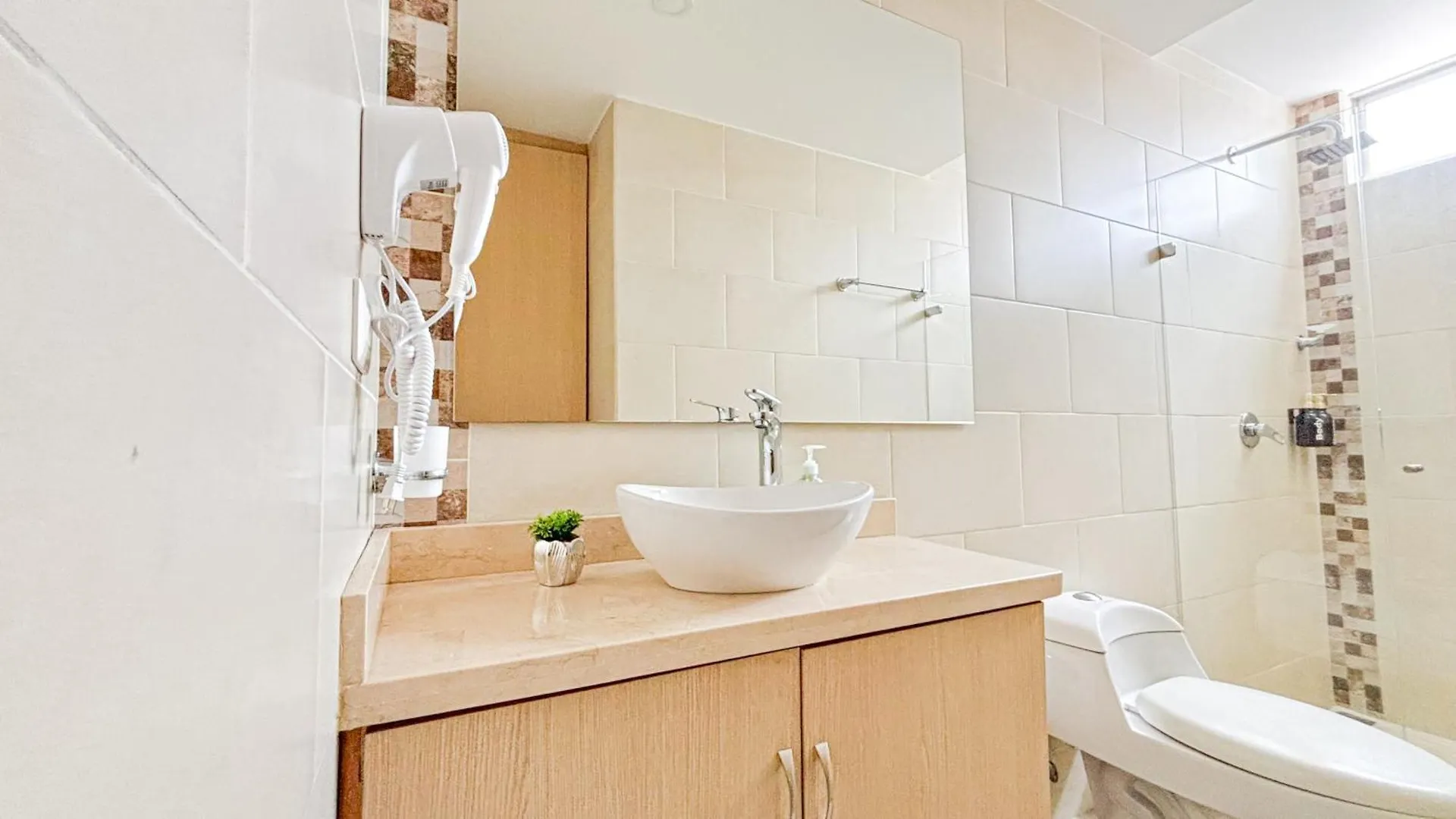 Villa Laura Apartamentos Exclusivos Con Ascensor Privado En Laureles Medellín Lägenhet