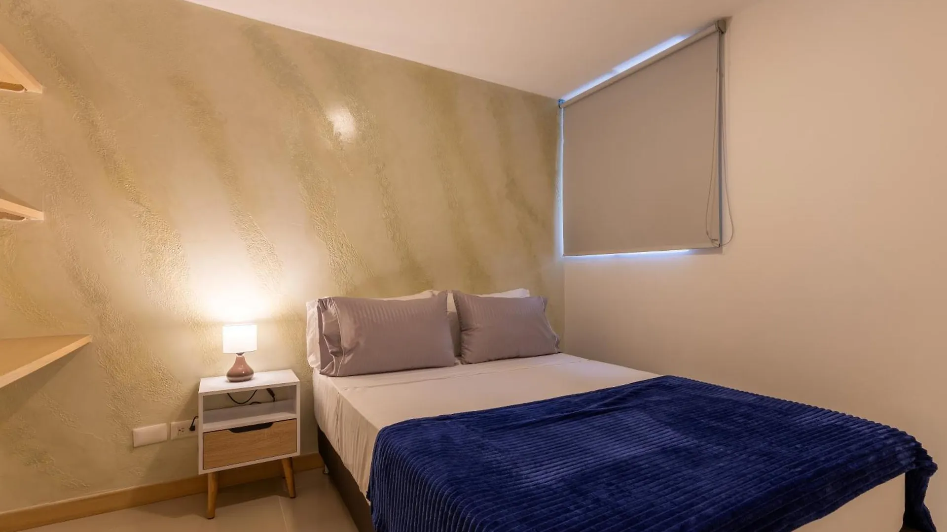 Villa Laura Apartamentos Exclusivos Con Ascensor Privado En Laureles Medellín 0*,