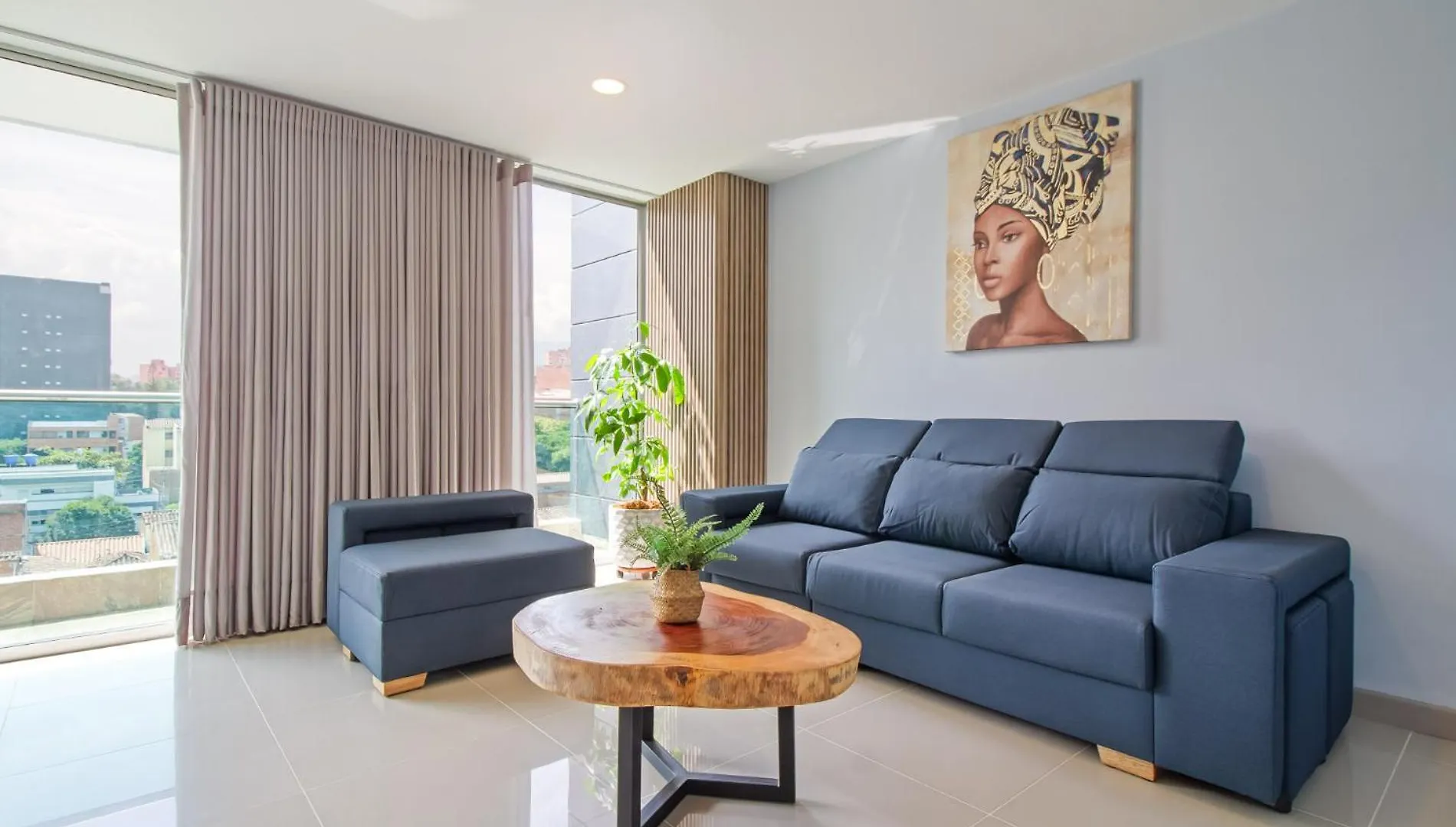 Villa Laura Apartamentos Exclusivos Con Ascensor Privado En Laureles Medellín 0*,  Colombia