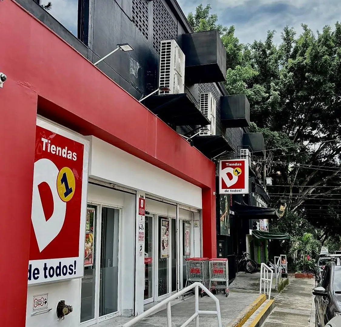 Villa Laura Apartamentos Exclusivos Con Ascensor Privado En Laureles Medellin Colombia